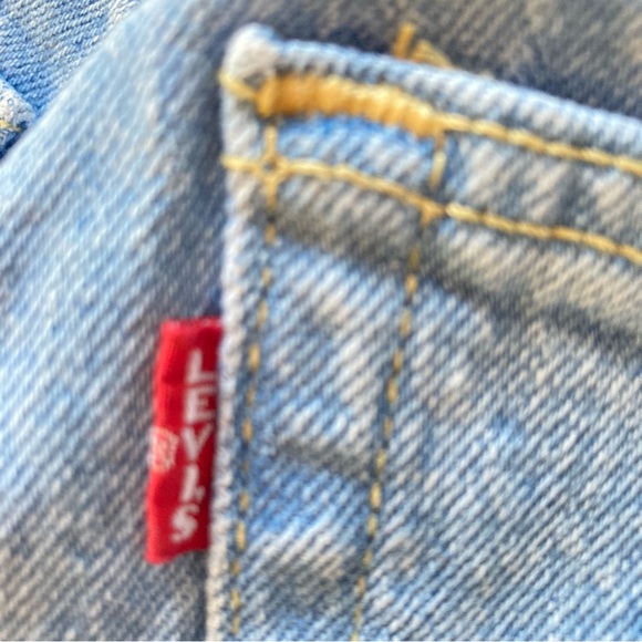 LEVIs Ribcage Short Distressed Frayed  Button Fly Shorts Womens 28 - Picture 7 of 15